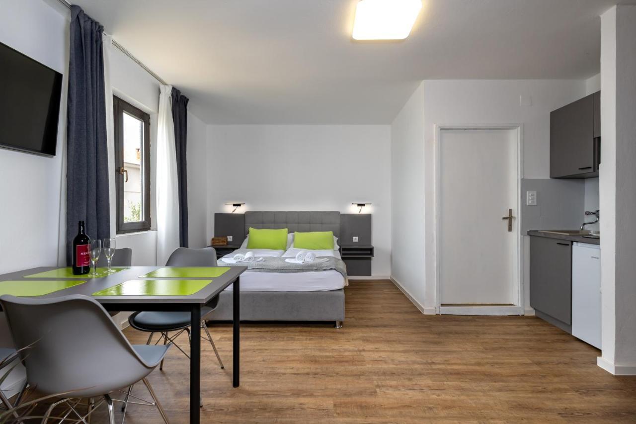 Apartments Dida Sime สตารีกราด-ปาเคลนีซา ภายนอก รูปภาพ