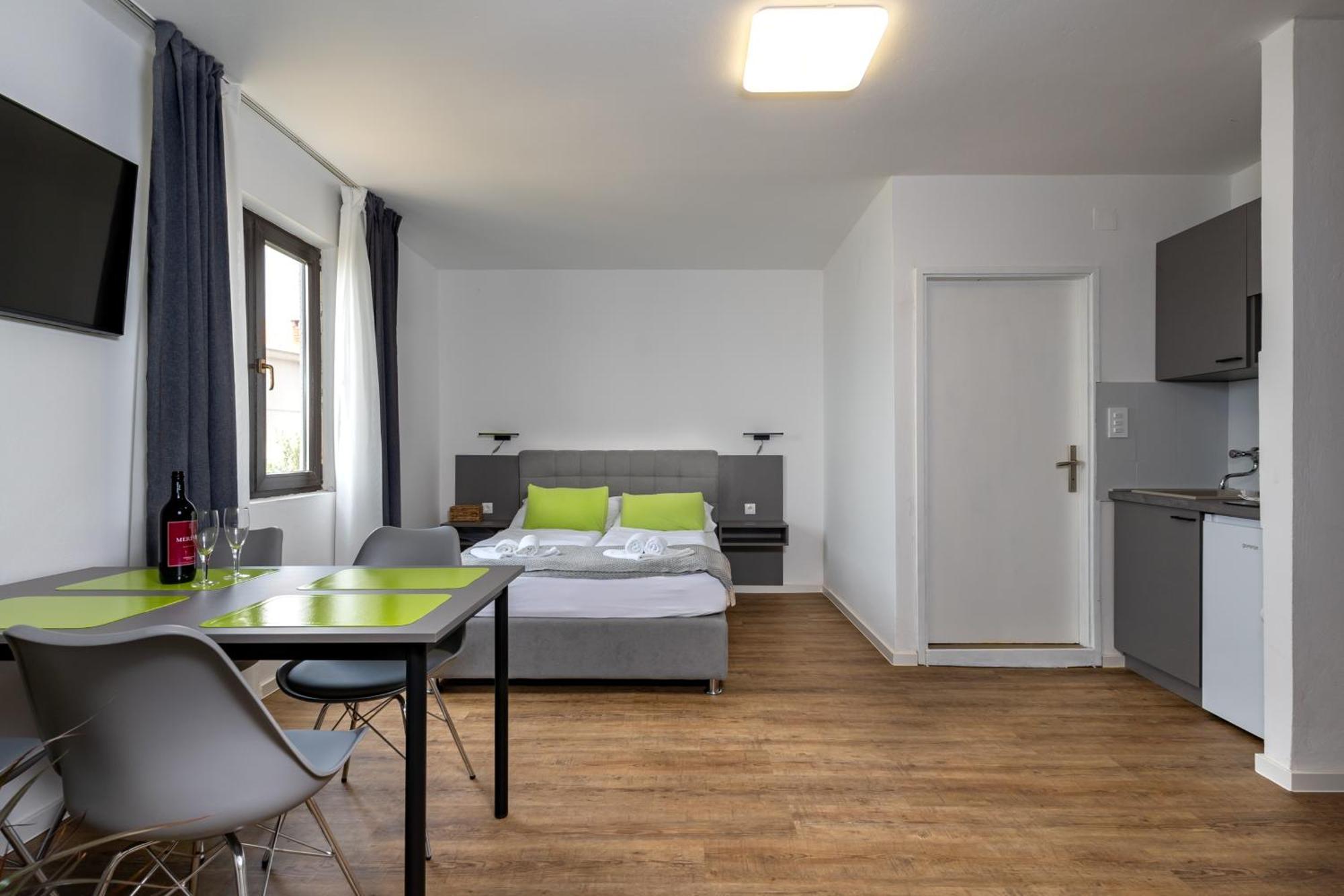Apartments Dida Sime สตารีกราด-ปาเคลนีซา ภายนอก รูปภาพ