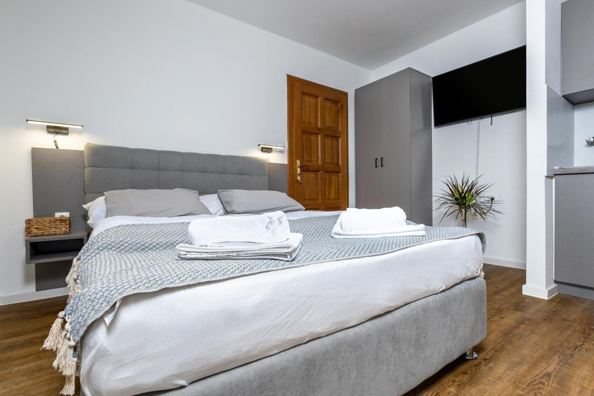 Apartments Dida Sime สตารีกราด-ปาเคลนีซา ภายนอก รูปภาพ