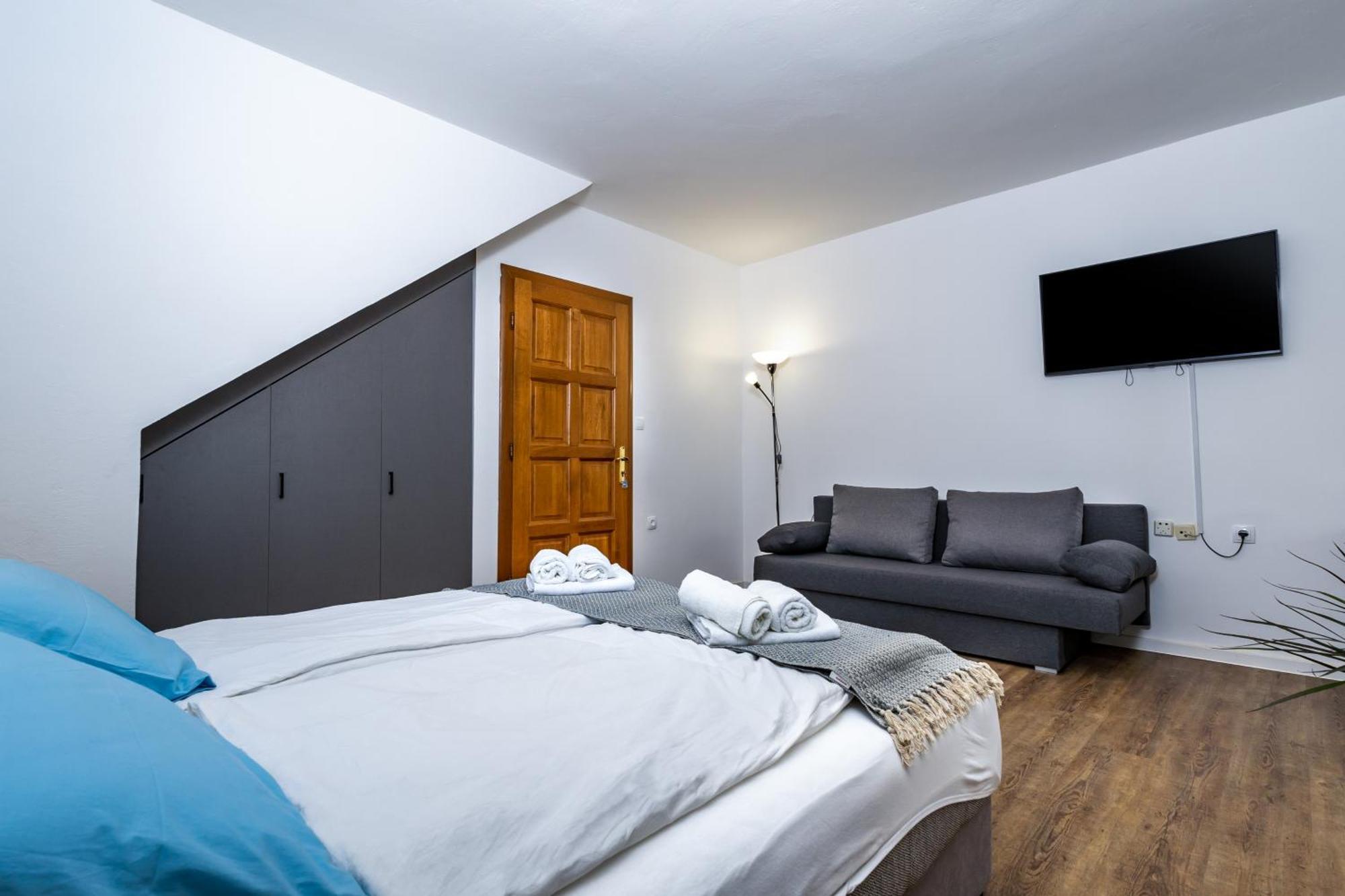 Apartments Dida Sime สตารีกราด-ปาเคลนีซา ภายนอก รูปภาพ