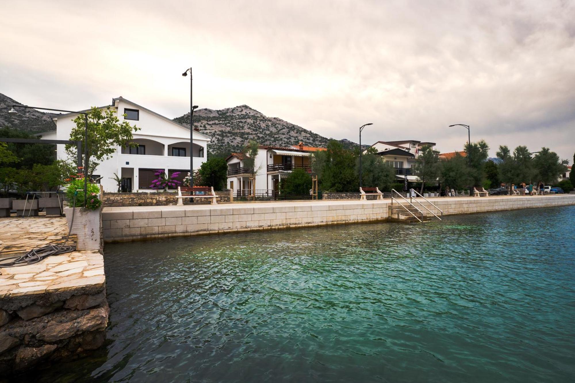 Apartments Dida Sime สตารีกราด-ปาเคลนีซา ภายนอก รูปภาพ