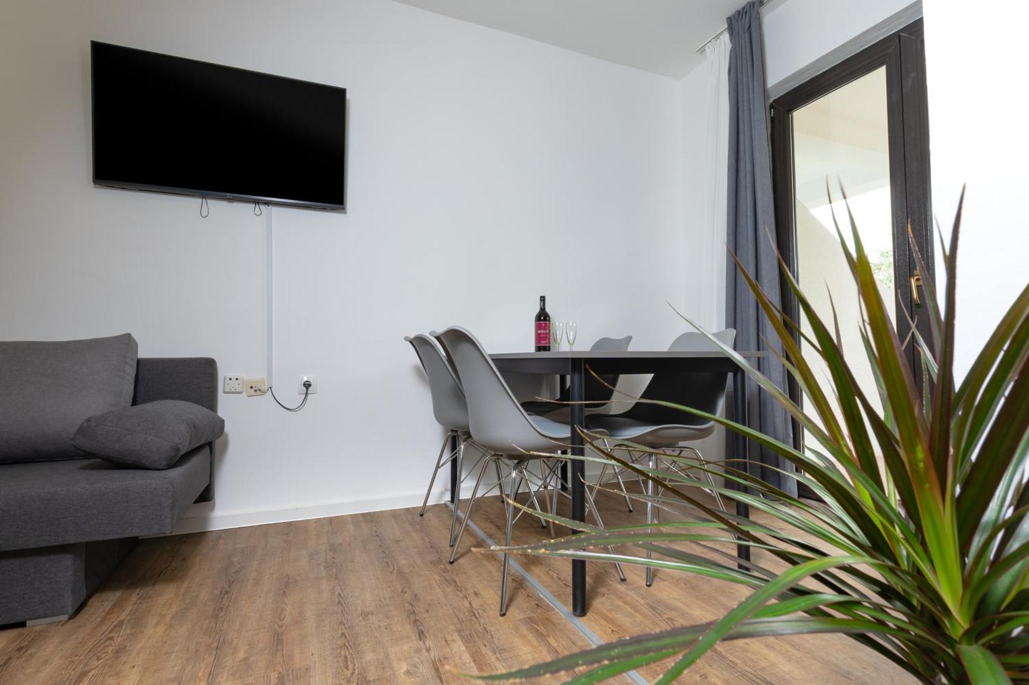 Apartments Dida Sime สตารีกราด-ปาเคลนีซา ภายนอก รูปภาพ